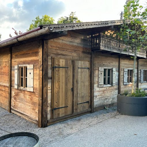 Hütte in verschieden Größen und Varianten